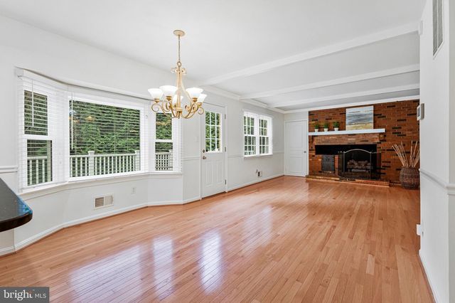 1171 FOXHOUND CT, Mclean, VA 22102