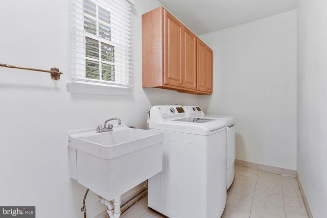 1171 FOXHOUND CT, Mclean, VA 22102