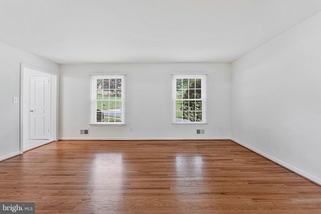 1171 FOXHOUND CT, Mclean, VA 22102