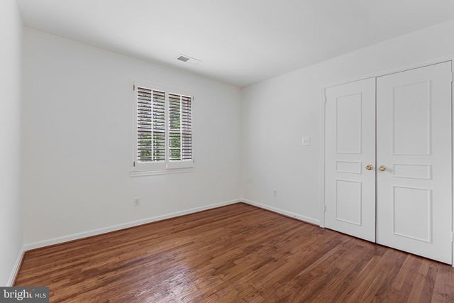 1171 FOXHOUND CT, Mclean, VA 22102