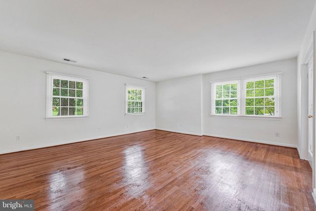 1171 FOXHOUND CT, Mclean, VA 22102