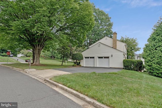 1171 FOXHOUND CT, Mclean, VA 22102