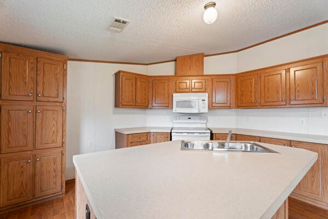 62000 E 263 Loop 23, Grove, OK 74344