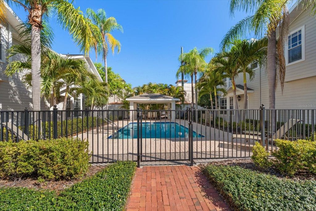 Image 46 of property listing at 2920 W EL PRADO BOULEVARD 13, Tampa, FL 33629