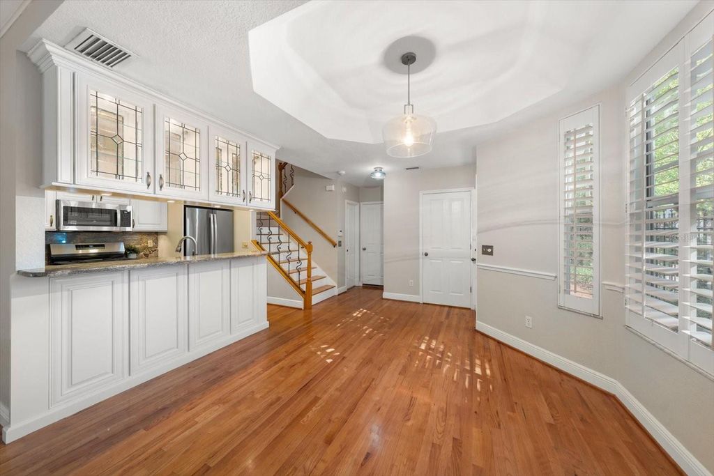 Image 6 of property listing at 2920 W EL PRADO BOULEVARD 13, Tampa, FL 33629