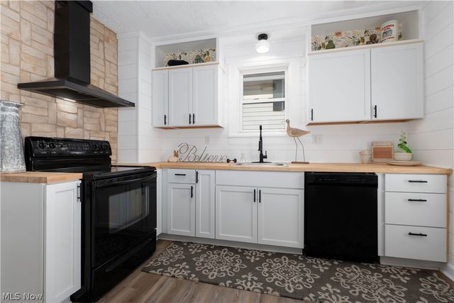 736 17th Street NE, Massillon, OH 44646