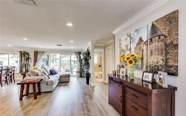361 SE 9TH Court, Pompano Beach, FL 33060