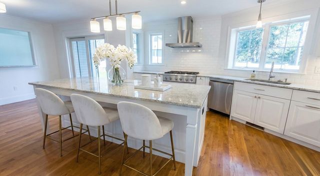 150 Country Club Rd, Newton, MA 02459