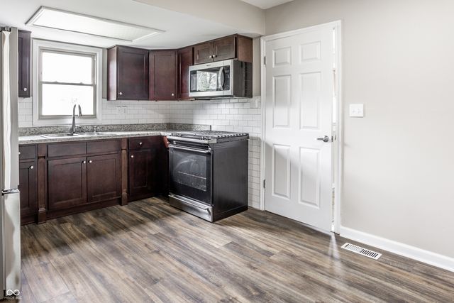 8131 Sycamore Springs Trail, Indianapolis, IN 46239