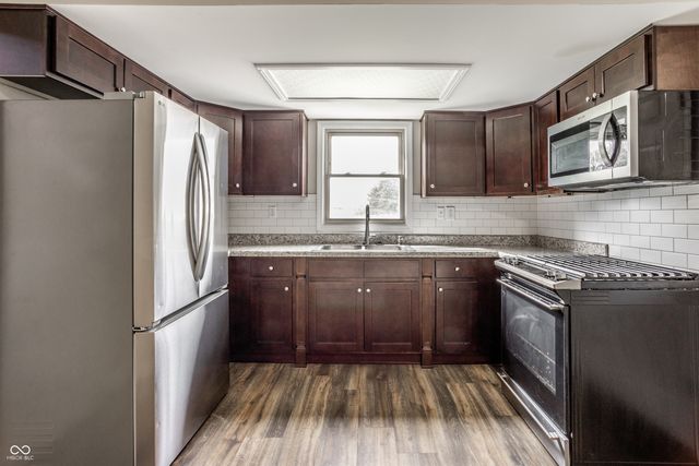 8131 Sycamore Springs Trail, Indianapolis, IN 46239