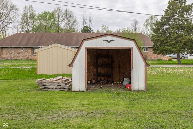 8131 Sycamore Springs Trail, Indianapolis, IN 46239