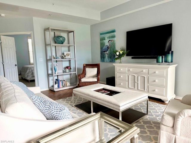 1520 Clermont DR # H202, Naples, FL 34109