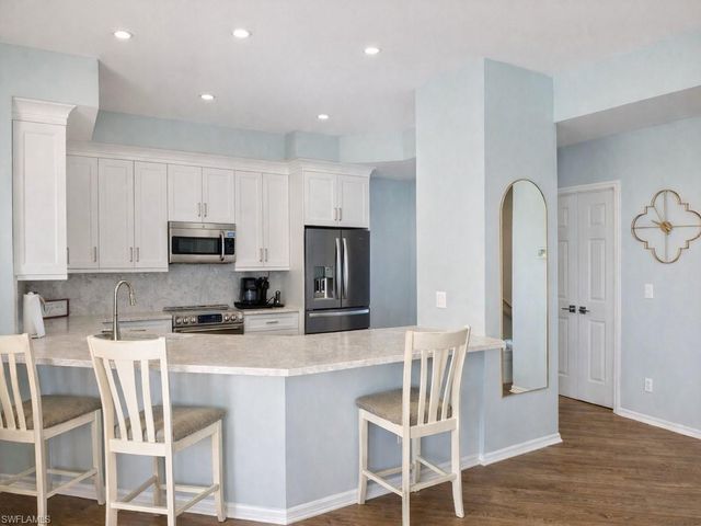 1520 Clermont DR # H202, Naples, FL 34109