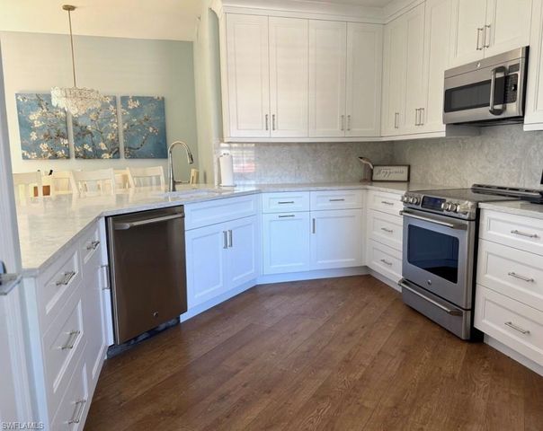 1520 Clermont DR # H202, Naples, FL 34109