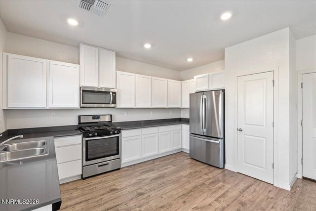 8879 Gazing Star Drive, Reno, NV 89506