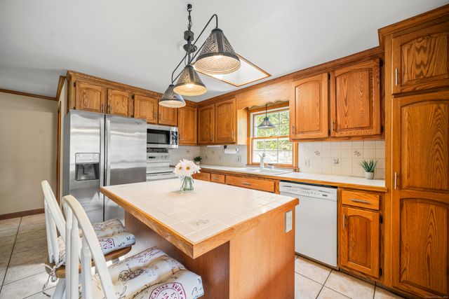 18 Glen Oak Drive, Enfield, CT 06082