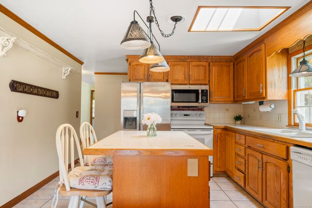 18 Glen Oak Drive, Enfield, CT 06082