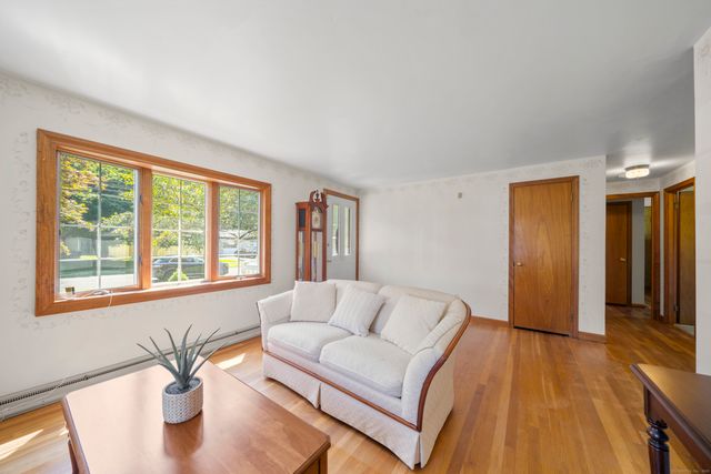 18 Glen Oak Drive, Enfield, CT 06082