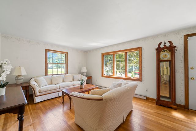 18 Glen Oak Drive, Enfield, CT 06082