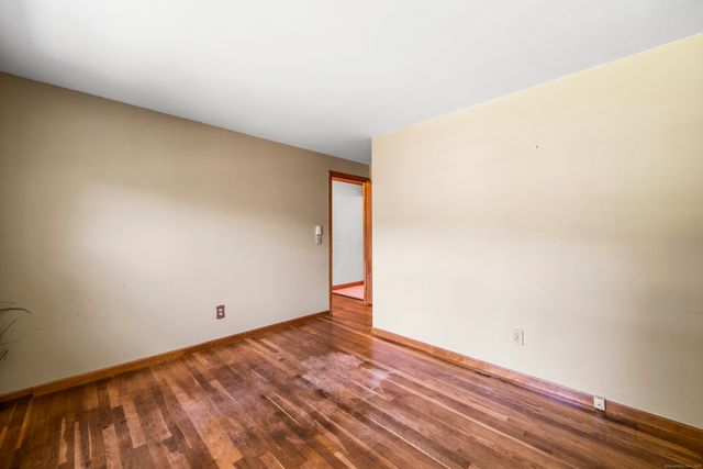 18 Glen Oak Drive, Enfield, CT 06082