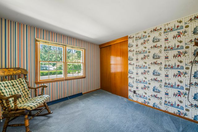 18 Glen Oak Drive, Enfield, CT 06082