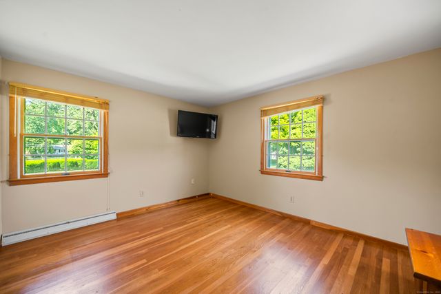 18 Glen Oak Drive, Enfield, CT 06082