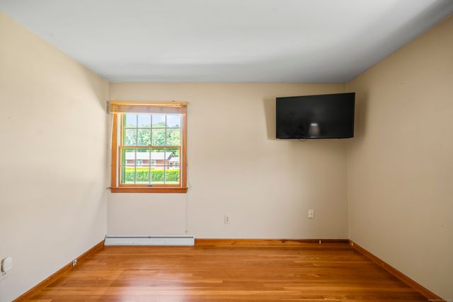 18 Glen Oak Drive, Enfield, CT 06082