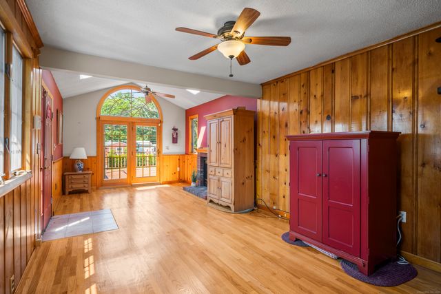 18 Glen Oak Drive, Enfield, CT 06082