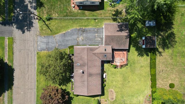 18 Glen Oak Drive, Enfield, CT 06082