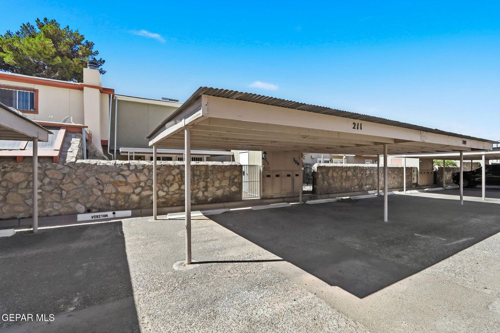 211 MONTEGO BAY Drive, El Paso, TX 79912
