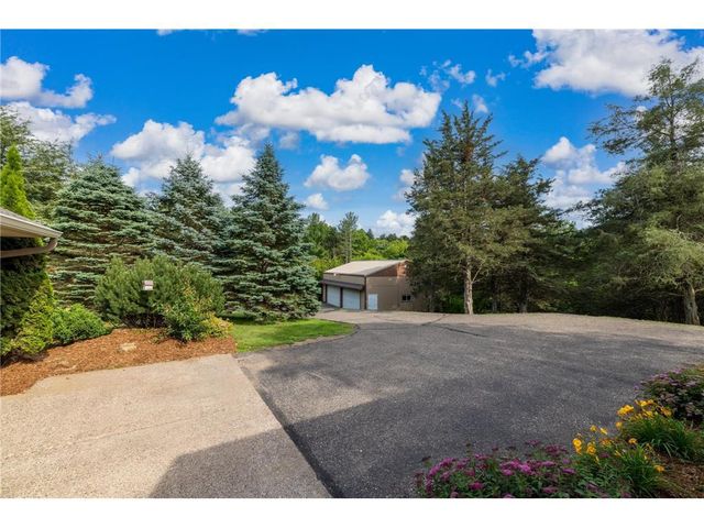 416 N Glover Road, Hudson, WI 54016