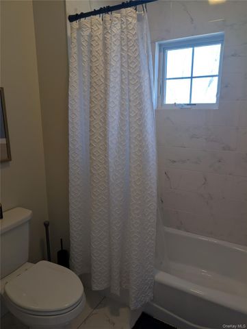 88 Brookview Lane, Newburgh, NY 12550