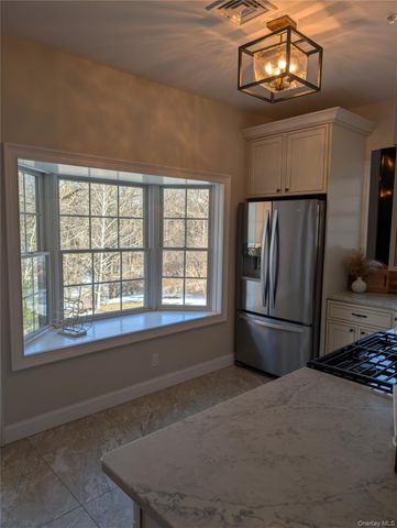 88 Brookview Lane, Newburgh, NY 12550