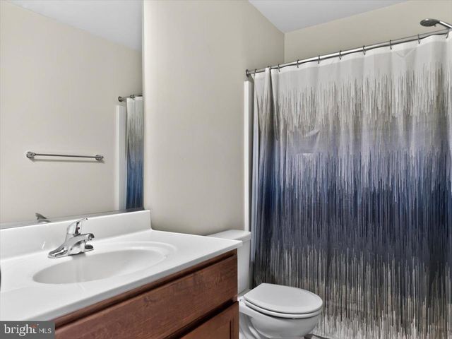 87 KENSINGTON TER, Martinsburg, WV 25405