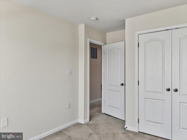 87 KENSINGTON TER, Martinsburg, WV 25405