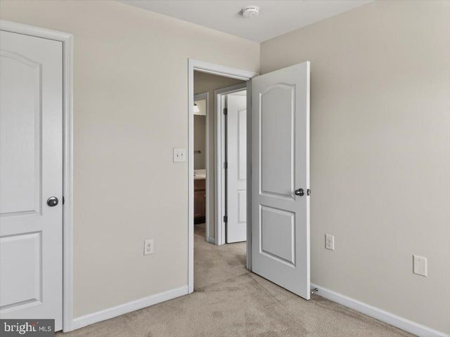 87 KENSINGTON TER, Martinsburg, WV 25405