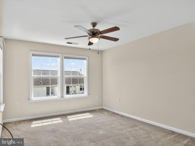 87 KENSINGTON TER, Martinsburg, WV 25405