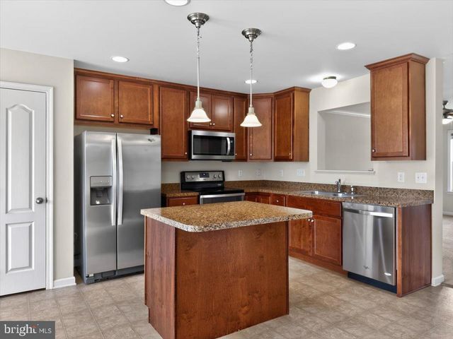 87 KENSINGTON TER, Martinsburg, WV 25405