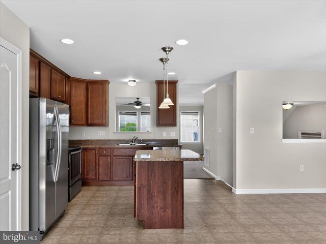 87 KENSINGTON TER, Martinsburg, WV 25405