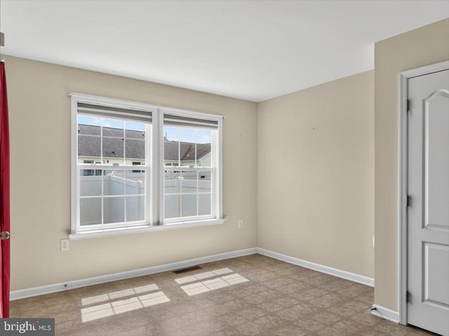87 KENSINGTON TER, Martinsburg, WV 25405