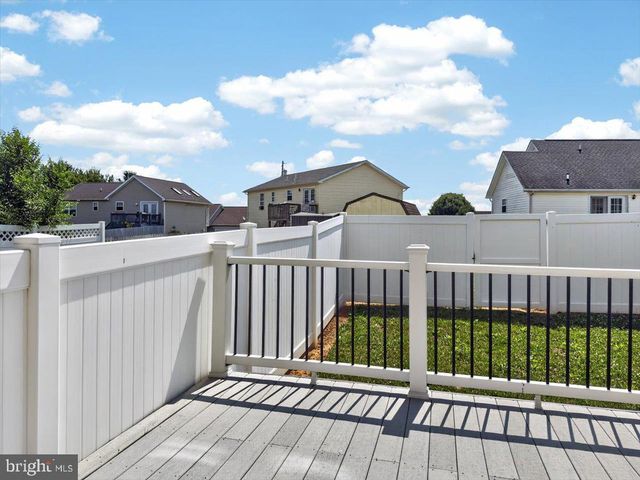 87 KENSINGTON TER, Martinsburg, WV 25405