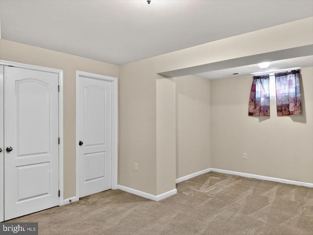 87 KENSINGTON TER, Martinsburg, WV 25405