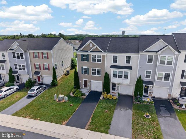 87 KENSINGTON TER, Martinsburg, WV 25405