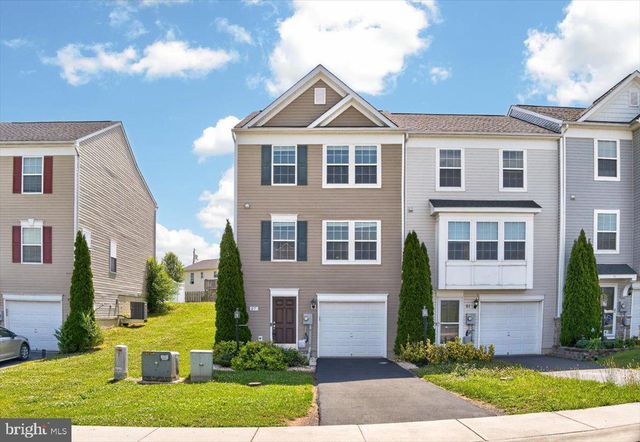 87 KENSINGTON TER, Martinsburg, WV 25405