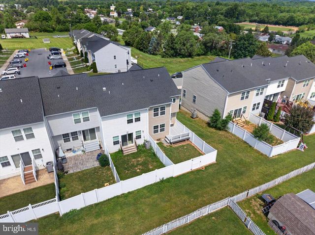 87 KENSINGTON TER, Martinsburg, WV 25405