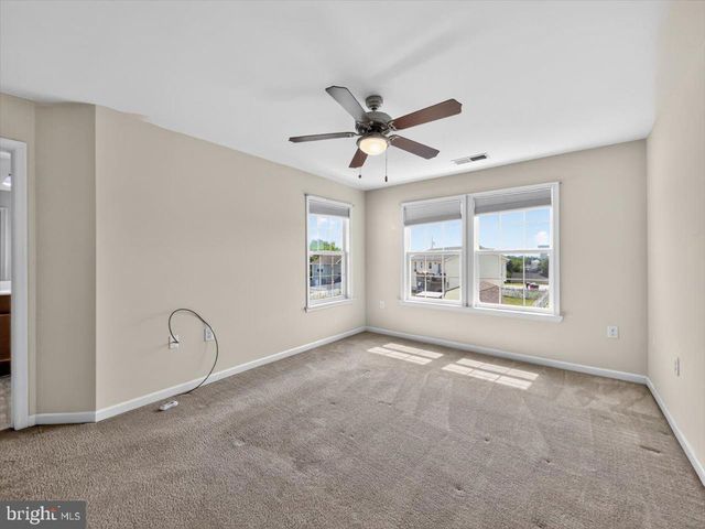 87 KENSINGTON TER, Martinsburg, WV 25405