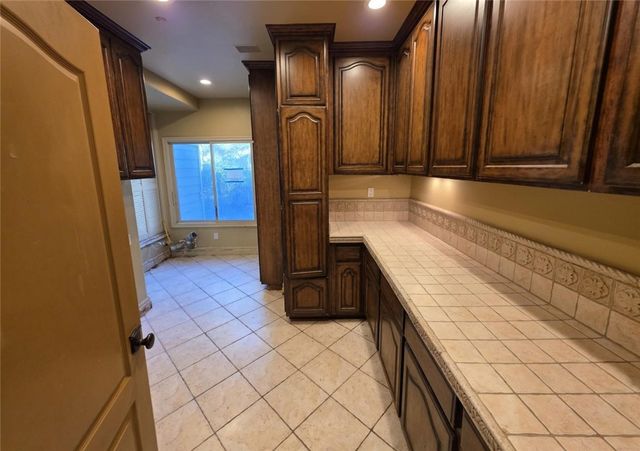 1 Shire, Laguna Hills, CA 92679