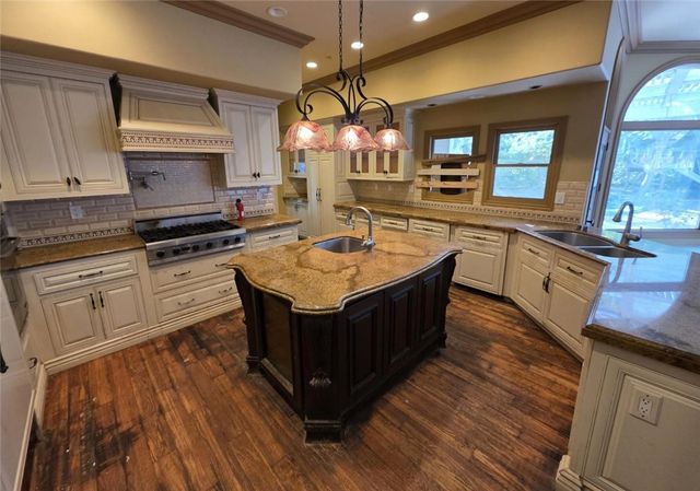 1 Shire, Laguna Hills, CA 92679