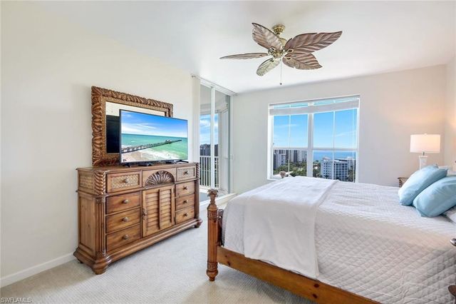 300 Dunes BLVD PH-5, Naples, FL 34110