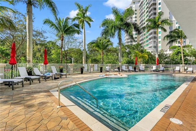 300 Dunes BLVD PH-5, Naples, FL 34110